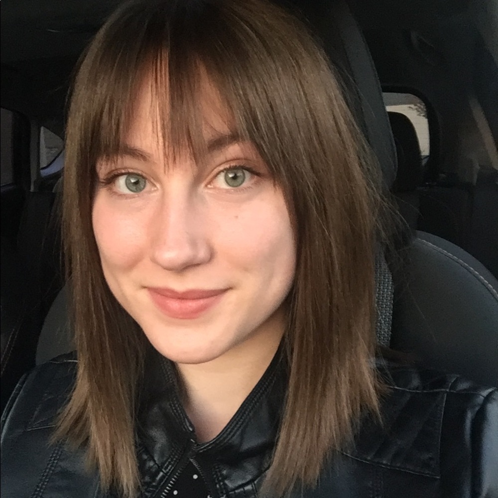 Meet your Posher, Eva